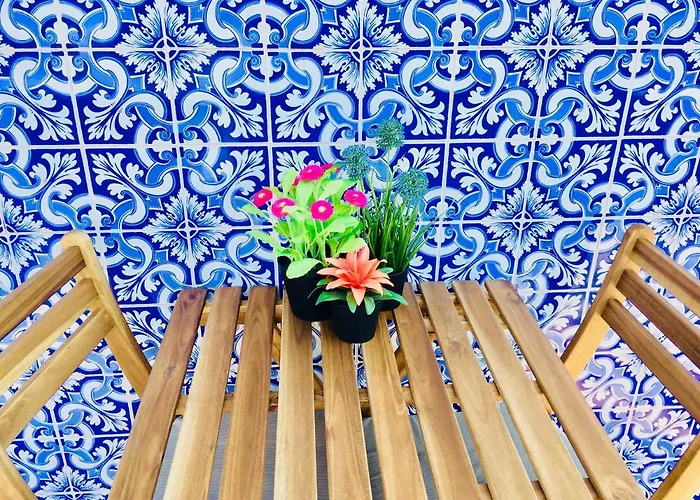 Casa Dos Azulejos Bed & Breakfast *